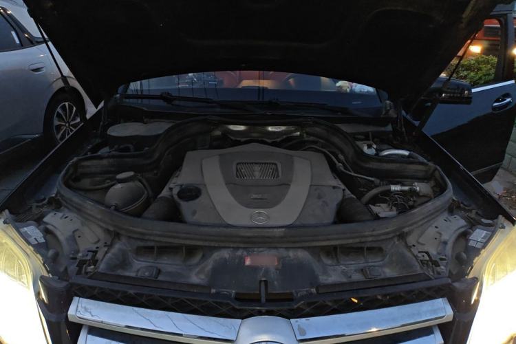 Used Mercedes-Benz GLK-Class 2012 GLK 300 4MATIC Luxury Model Engine Bay