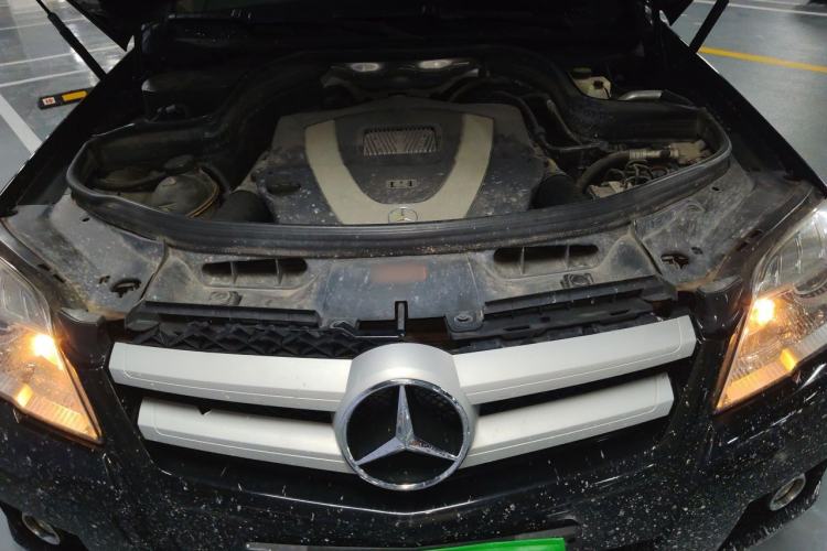 Used Mercedes-Benz GLK-Class 2012 GLK 300 4MATIC Fashion Model Engine Bay