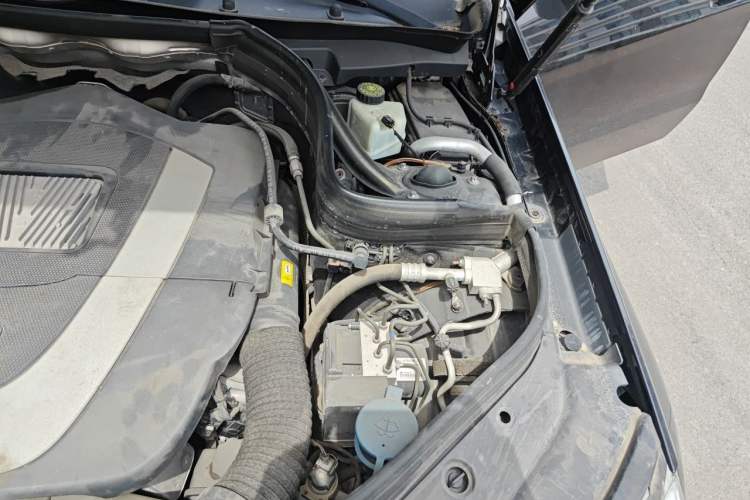 Used Mercedes-Benz GLK-Class 2012 GLK 300 4MATIC Fashion Model Engine Bay Left
