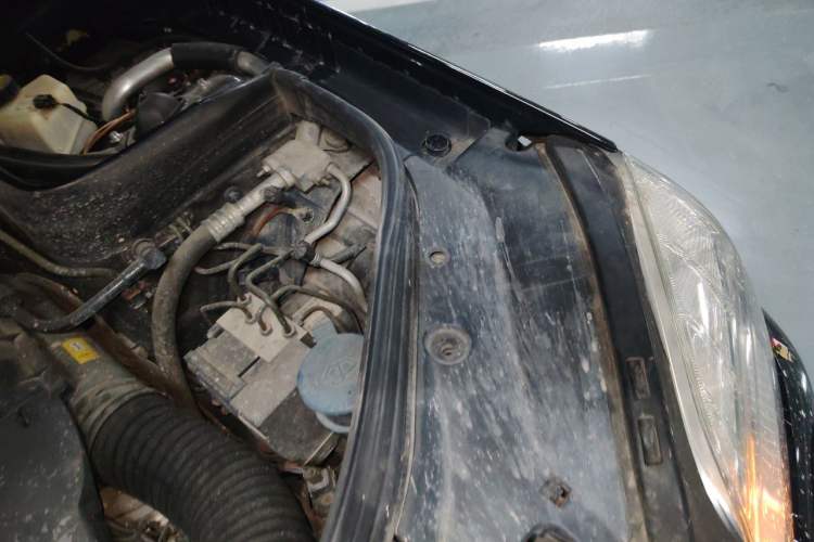 Used Mercedes-Benz GLK-Class 2012 GLK 300 4MATIC Fashion Model Engine Bay Left