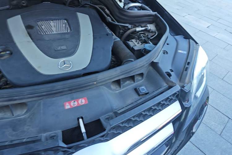 Used Mercedes-Benz GLK-Class 2012 GLK 300 4MATIC Fashion Model Engine Bay Left