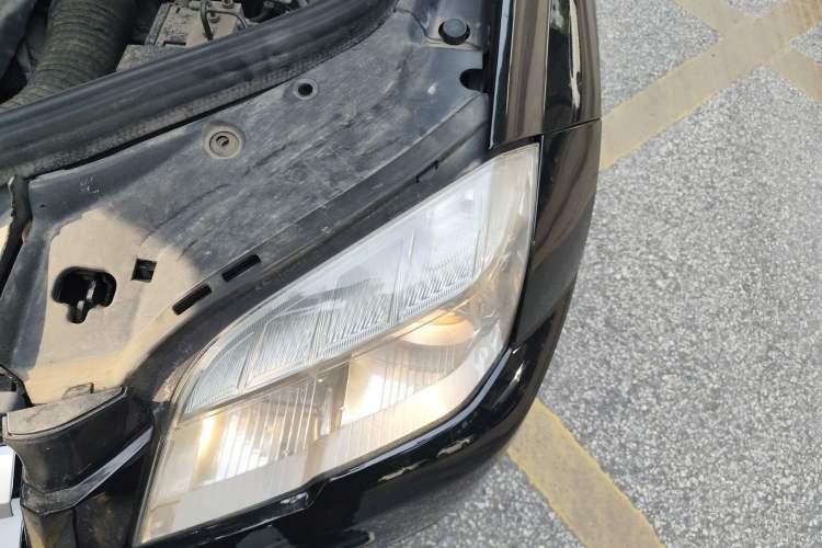 Used Mercedes-Benz GLK-Class 2012 GLK 300 4MATIC Fashion Model Engine Bay Left