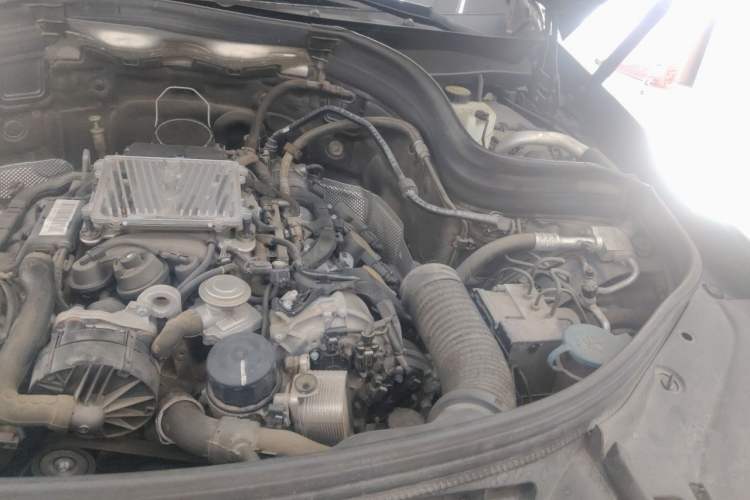 Used Mercedes-Benz GLK-Class 2012 GLK 300 4MATIC Fashion Model Engine Bay Left