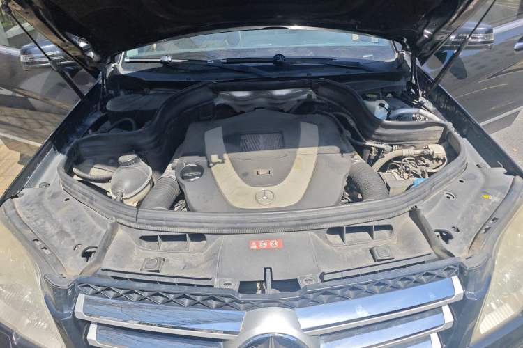Used Mercedes-Benz GLK-Class 2012 GLK 300 4MATIC Luxury Model Engine Bay