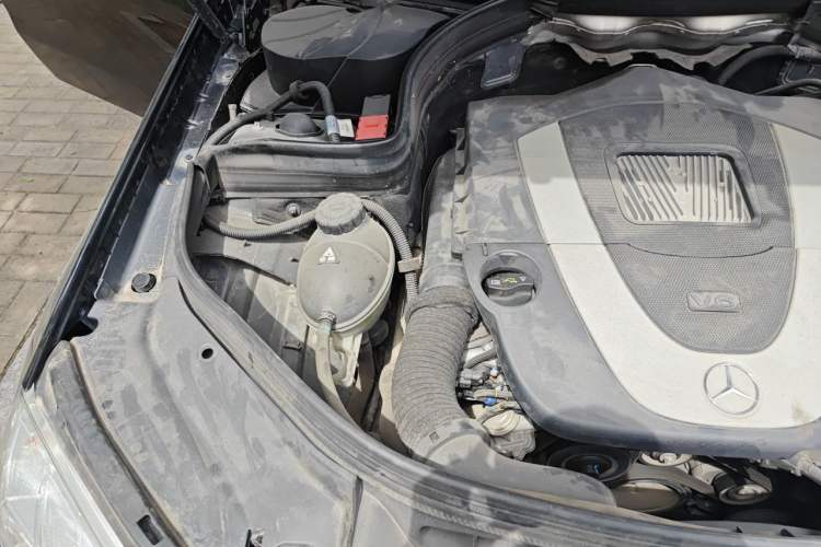 Used Mercedes-Benz GLK-Class 2012 GLK 300 4MATIC Fashion Model Engine Bay Right