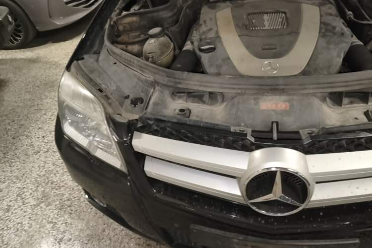 Used Mercedes-Benz GLK-Class 2012 GLK 300 4MATIC Fashion Model Engine Bay Right