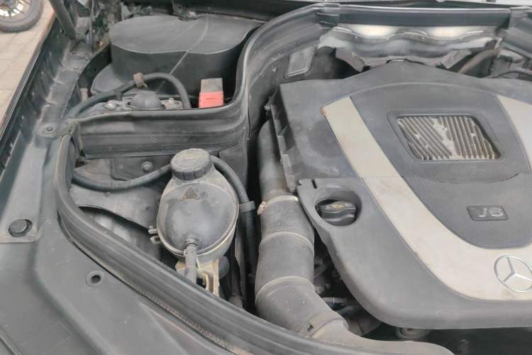 Used Mercedes-Benz GLK-Class 2012 GLK 300 4MATIC Fashion Model Engine Bay Right