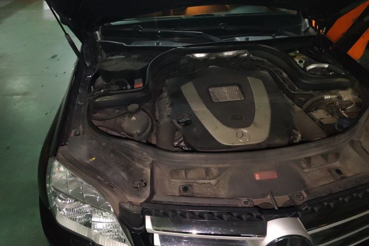 Used Mercedes-Benz GLK-Class 2012 GLK 300 4MATIC Luxury Model Engine Bay Right