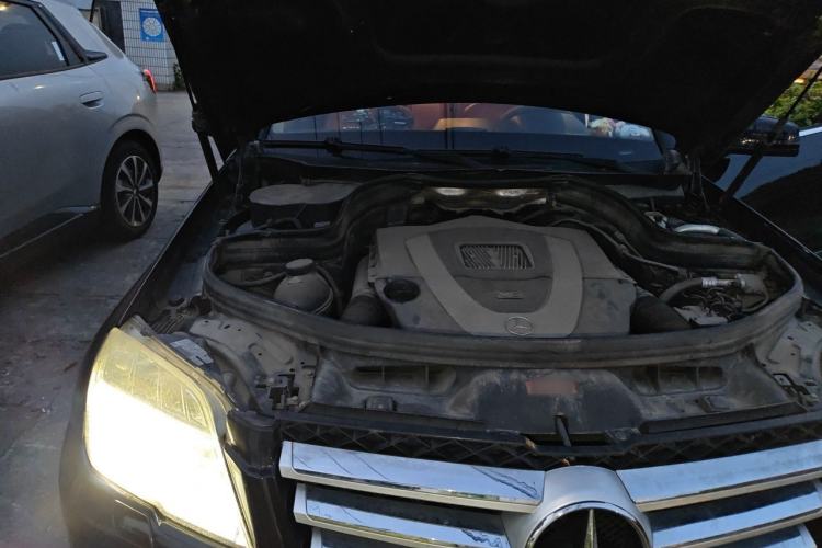 Used Mercedes-Benz GLK-Class 2012 GLK 300 4MATIC Luxury Model Engine Bay Right