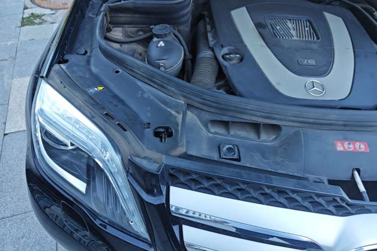 Used Mercedes-Benz GLK-Class 2012 GLK 300 4MATIC Fashion Model Engine Bay Right