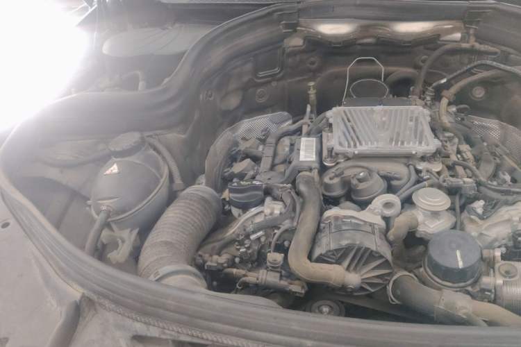Used Mercedes-Benz GLK-Class 2012 GLK 300 4MATIC Fashion Model Engine Bay Right