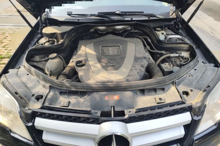Used Mercedes-Benz GLK-Class 2012 GLK 300 4MATIC Fashion Model Engine Bay