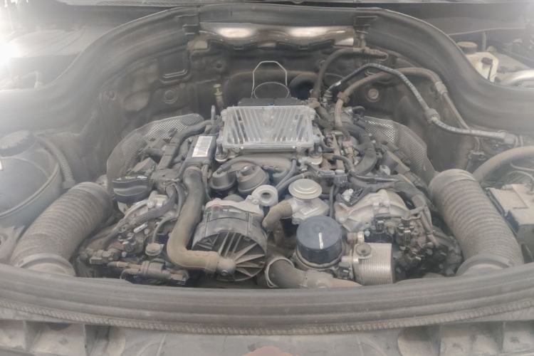 Used Mercedes-Benz GLK-Class 2012 GLK 300 4MATIC Fashion Model Engine Bay