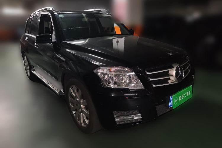 Used Mercedes-Benz GLK-Class 2012 GLK 300 4MATIC Luxury Model Front Right 45 Deg
