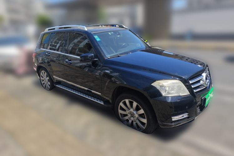 Used Mercedes-Benz GLK-Class 2012 GLK 300 4MATIC Luxury Model Front Right 45 Deg