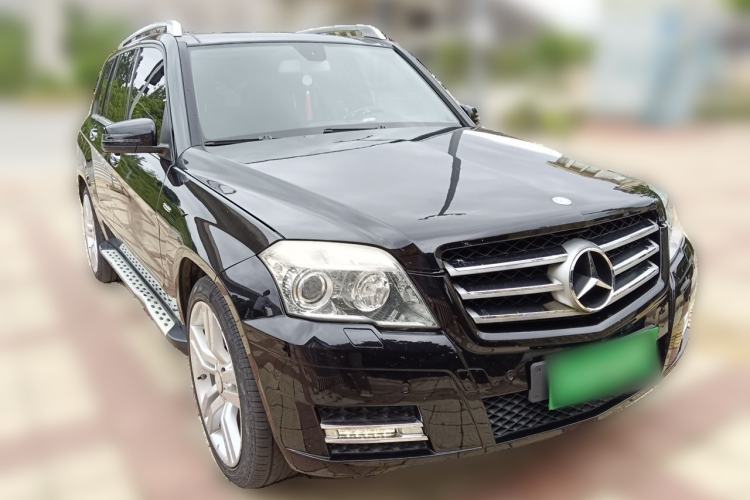 Used Mercedes-Benz GLK-Class 2012 GLK 300 4MATIC Luxury Model Front Right 45 Deg