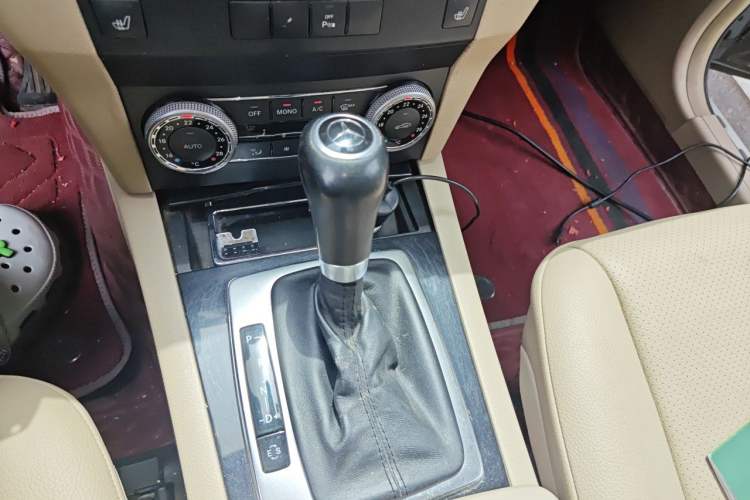 Used Mercedes-Benz GLK-Class 2012 GLK 300 4MATIC Fashion Model Gear Lever