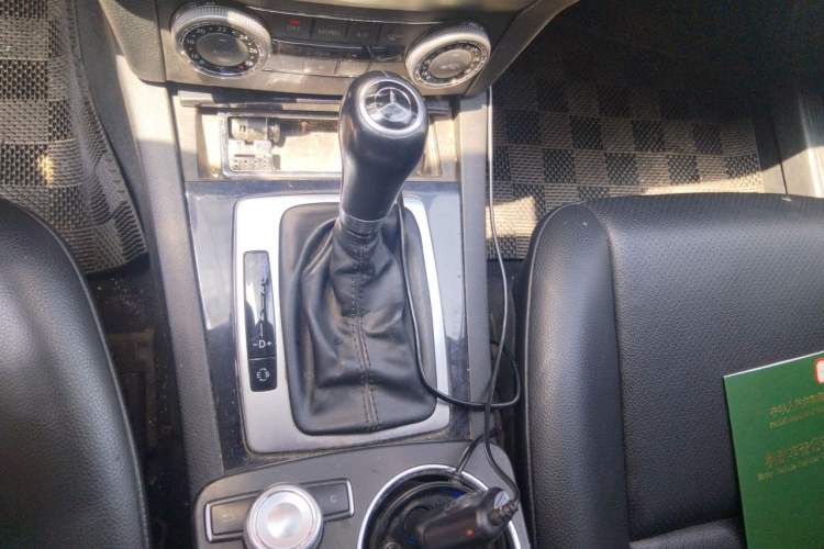 Used Mercedes-Benz GLK-Class 2012 GLK 300 4MATIC Dynamic Edition Gear Lever