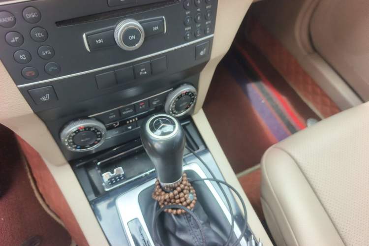 Used Mercedes-Benz GLK-Class 2012 GLK 300 4MATIC Dynamic Edition Gear Lever
