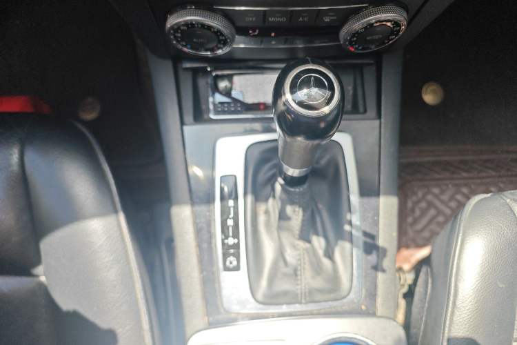 Used Mercedes-Benz GLK-Class 2012 GLK 300 4MATIC Luxury Model Gear Lever