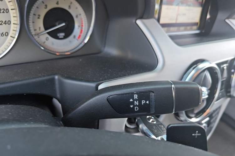 Used Mercedes-Benz GLK-Class 2012 GLK 300 4MATIC Fashion Model Gear Lever