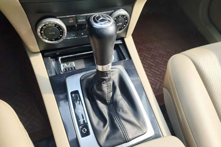 Used Mercedes-Benz GLK-Class 2012 GLK 300 4MATIC Fashion Model Gear Lever