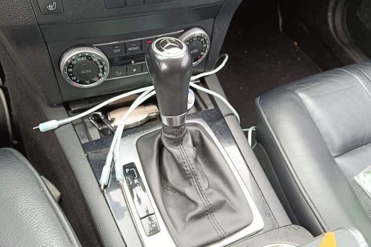 Used Mercedes-Benz GLK-Class 2012 GLK 300 4MATIC Luxury Model Gear Lever