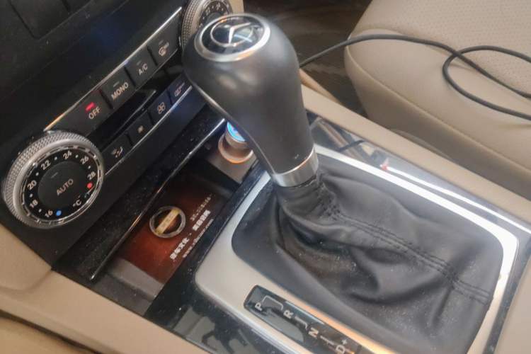 Used Mercedes-Benz GLK-Class 2012 GLK 300 4MATIC Fashion Model Gear Lever
