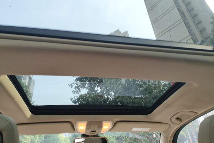 Used Mercedes-Benz GLK-Class 2012 GLK 300 4MATIC Fashion Model Headliner
