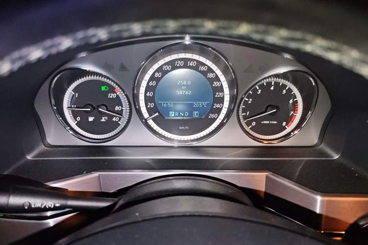 Used Mercedes-Benz GLK-Class 2012 GLK 300 4MATIC Luxury Model Instrument Cluster