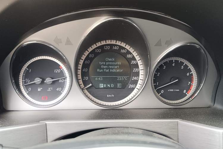 Used Mercedes-Benz GLK-Class 2012 GLK 300 4MATIC Luxury Model Instrument Cluster