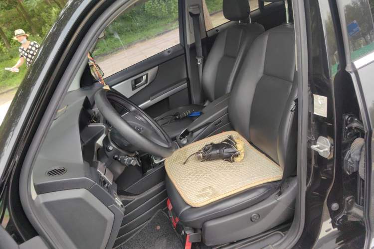Used Mercedes-Benz GLK-Class 2012 GLK 300 4MATIC Fashion Model Left Front Seat