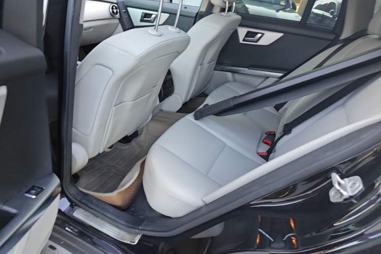 Used Mercedes-Benz GLK-Class 2012 GLK 300 4MATIC Fashion Model Left Rear Seat