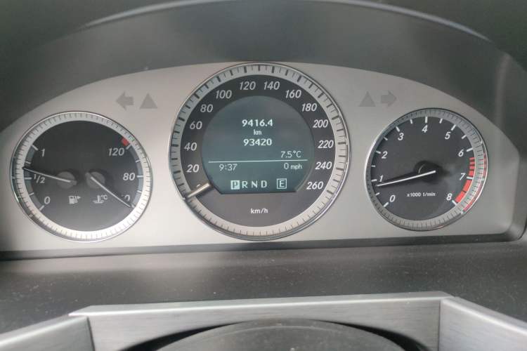 Used Mercedes-Benz GLK-Class 2012 GLK 300 4MATIC Dynamic Edition Odometer Close Up