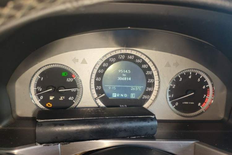 Used Mercedes-Benz GLK-Class 2012 GLK 300 4MATIC Dynamic Edition Odometer Close Up