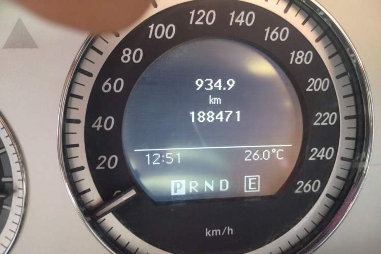 Used Mercedes-Benz GLK-Class 2012 GLK 300 4MATIC Dynamic Edition Odometer Close Up