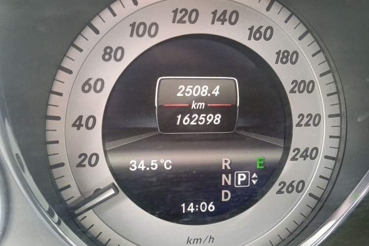 Used Mercedes-Benz GLK-Class 2012 GLK 300 4MATIC Dynamic Edition Odometer Close Up