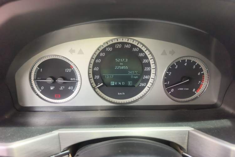 Used Mercedes-Benz GLK-Class 2012 GLK 300 4MATIC Dynamic Edition Odometer Close Up