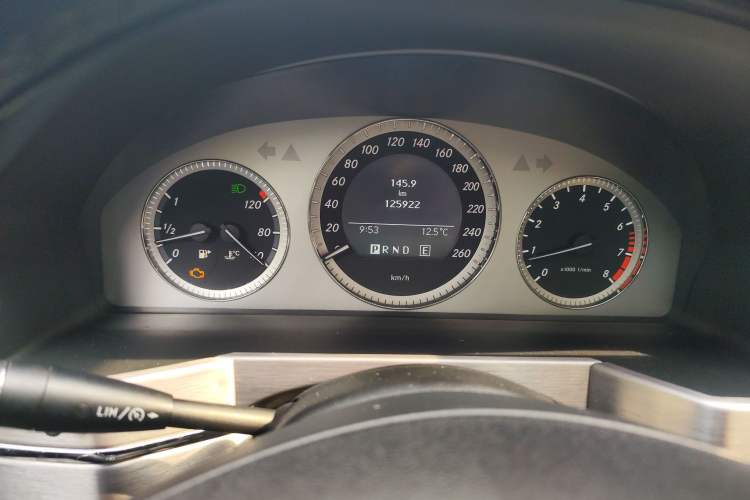 Used Mercedes-Benz GLK-Class 2012 GLK 300 4MATIC Fashion Model Odometer Close Up