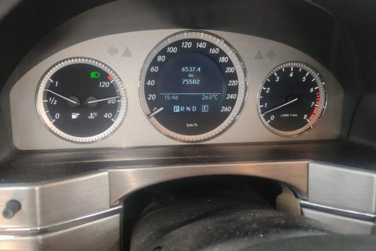 Used Mercedes-Benz GLK-Class 2012 GLK 300 4MATIC Fashion Model Odometer Close Up