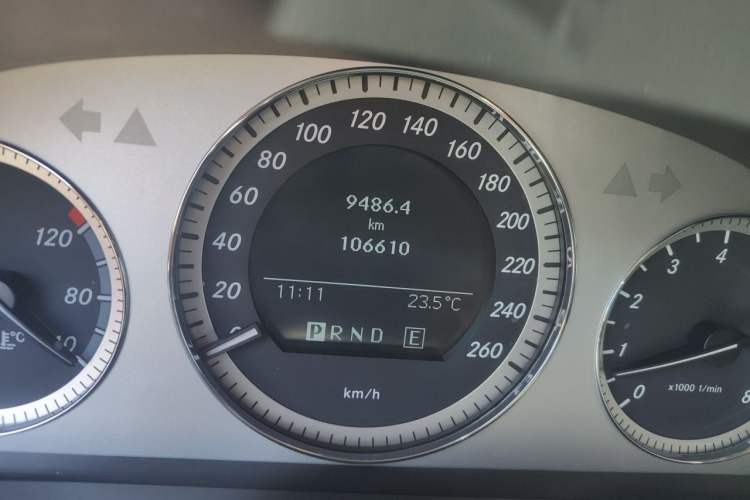 Used Mercedes-Benz GLK-Class 2012 GLK 300 4MATIC Dynamic Edition Odometer Close Up
