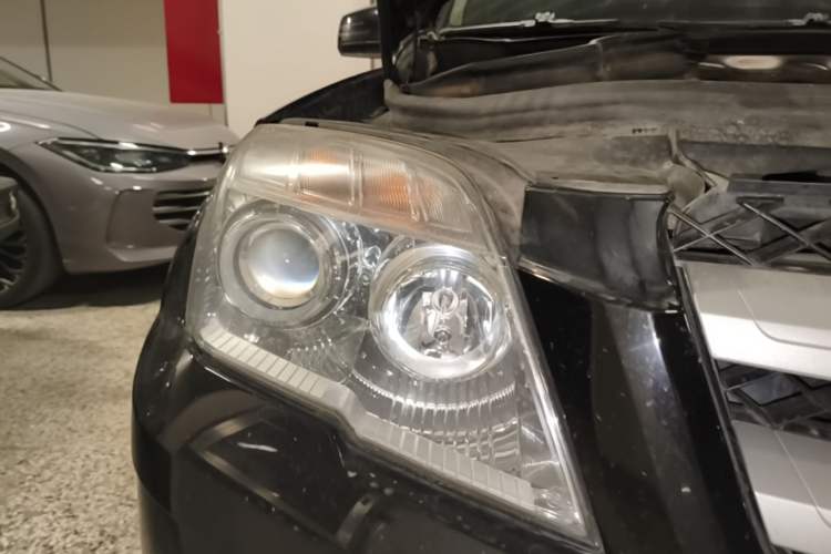 Used Mercedes-Benz GLK-Class 2012 GLK 300 4MATIC Fashion Model Right Front Headlight
