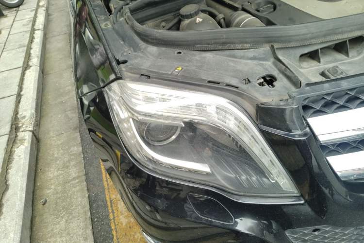 Used Mercedes-Benz GLK-Class 2012 GLK 300 4MATIC Fashion Model Right Front Headlight