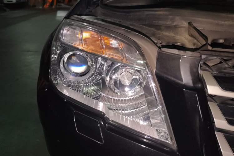 Used Mercedes-Benz GLK-Class 2012 GLK 300 4MATIC Luxury Model Right Front Headlight
