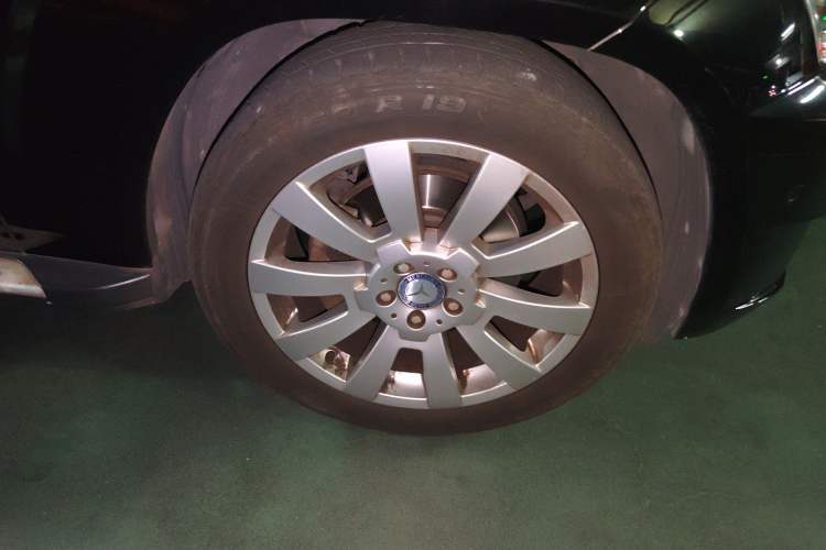 Used Mercedes-Benz GLK-Class 2012 GLK 300 4MATIC Luxury Model Right Front Wheel Hub