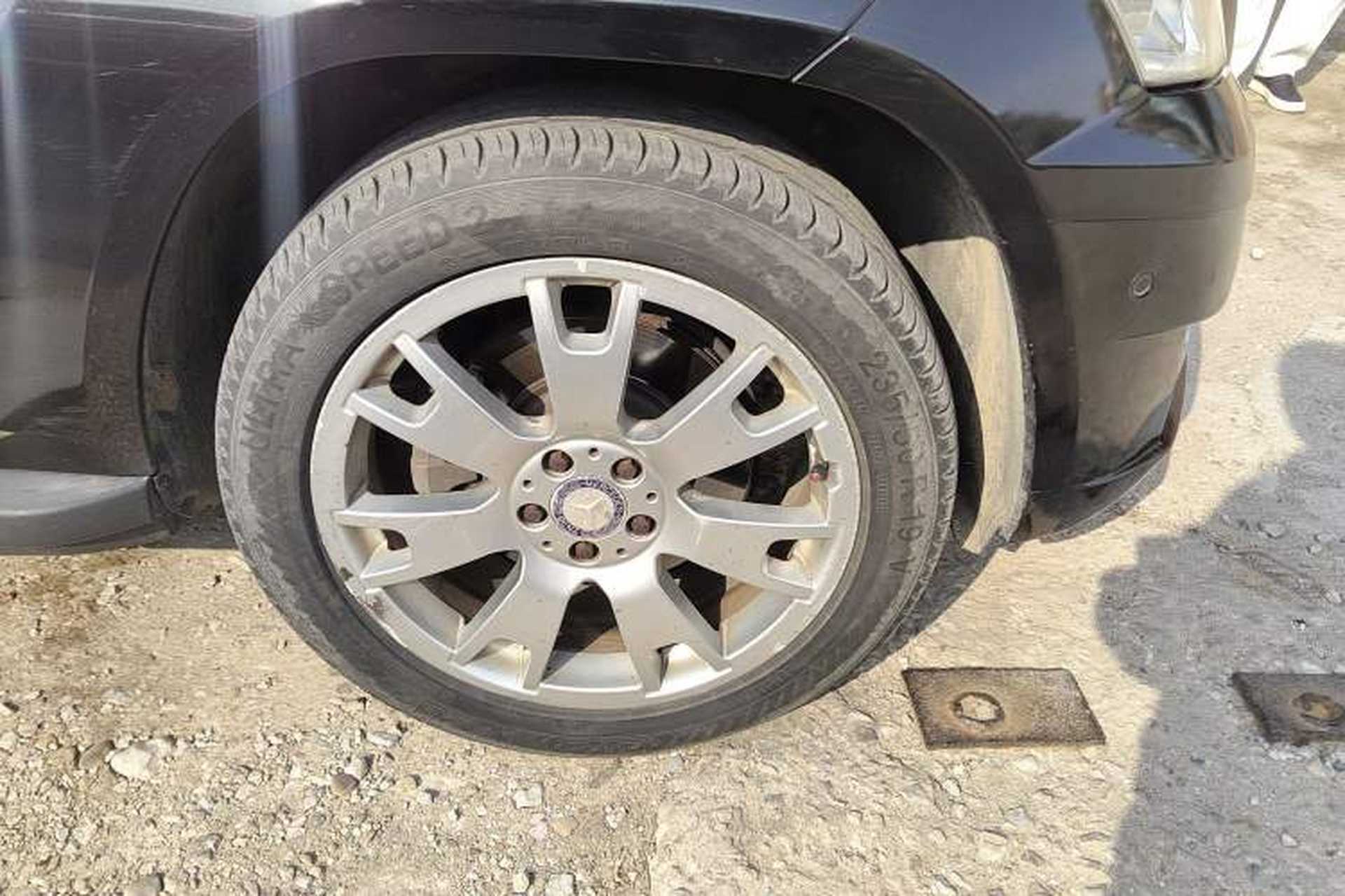 Used Mercedes-Benz GLK-Class 2012 GLK 300 4MATIC Dynamic Edition Right Front Wheel Hub