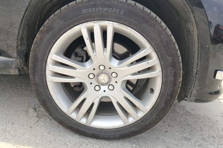 Used Mercedes-Benz GLK-Class 2012 GLK 300 4MATIC Dynamic Edition Right Front Wheel Hub
