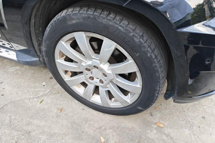 Used Mercedes-Benz GLK-Class 2012 GLK 300 4MATIC Luxury Model Right Front Wheel Hub