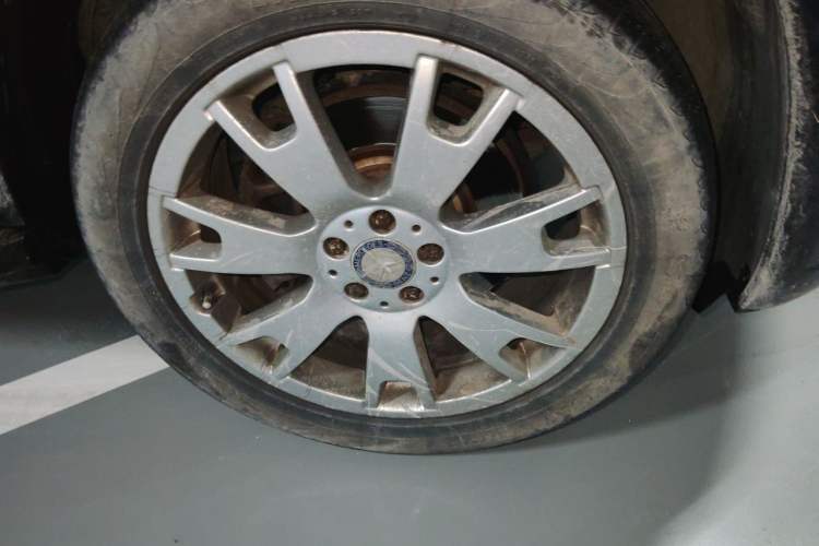 Used Mercedes-Benz GLK-Class 2012 GLK 300 4MATIC Fashion Model Right Front Wheel Hub
