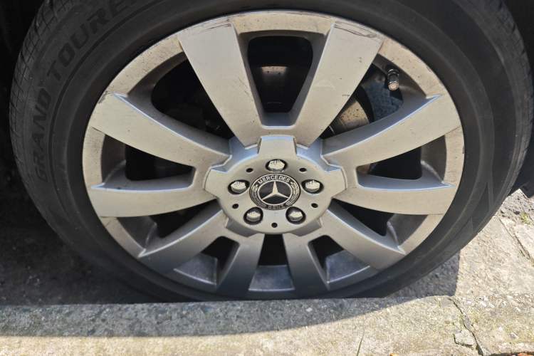 Used Mercedes-Benz GLK-Class 2012 GLK 300 4MATIC Luxury Model Right Front Wheel Hub